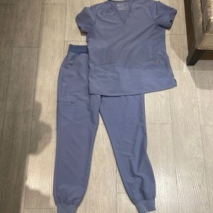 women’s figs scrubs
